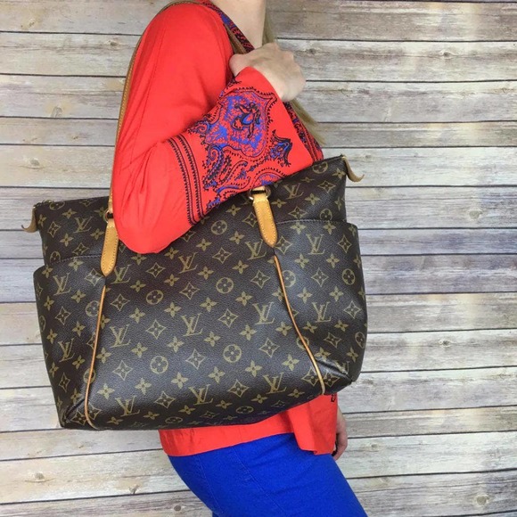 Authentic Vintage Louis Vuitton Monogram Totally MM Tote only